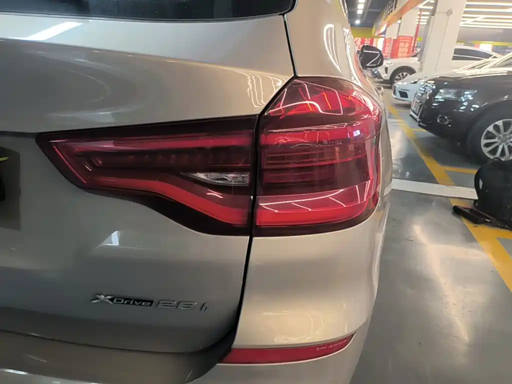 BMW X3 — миниатюра 8