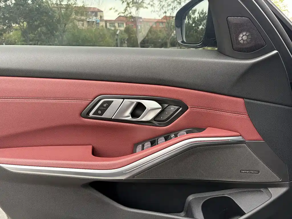 BMW 3 Series — миниатюра 11