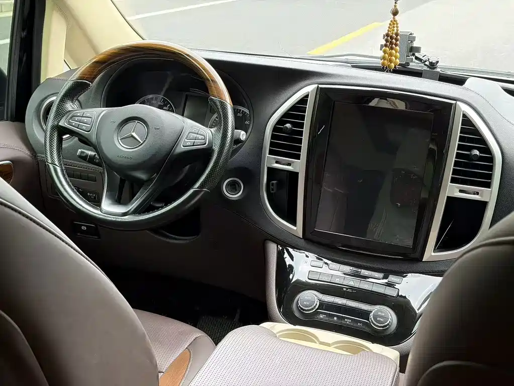 Mercedes-Benz Vito — миниатюра 17