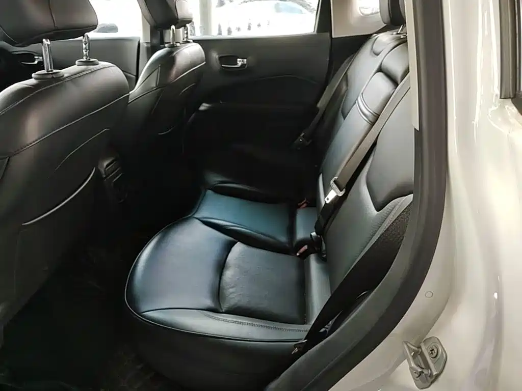 Jeep Compass — миниатюра 17