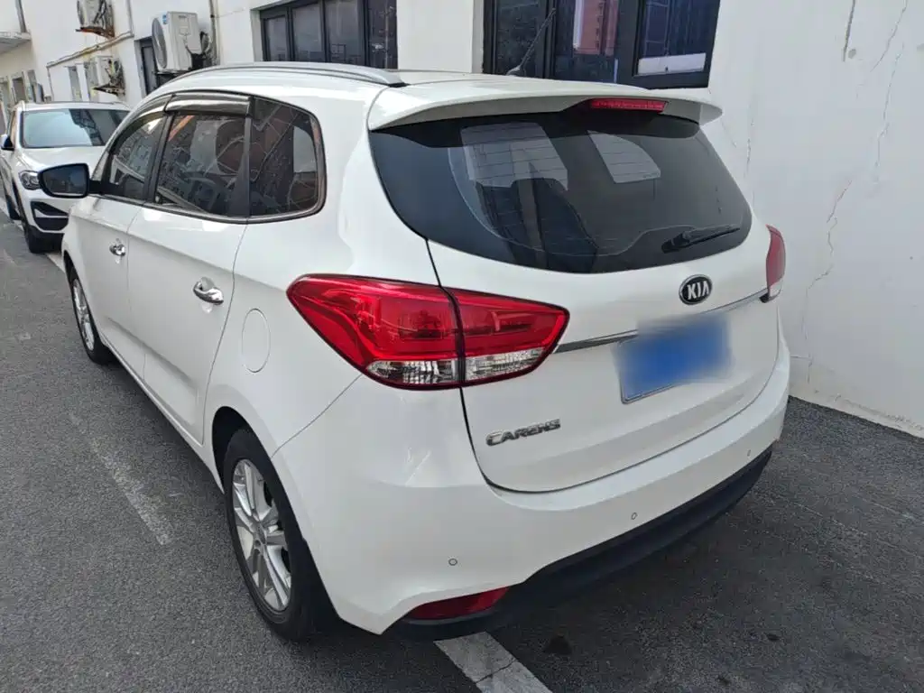Kia Carens — миниатюра 5
