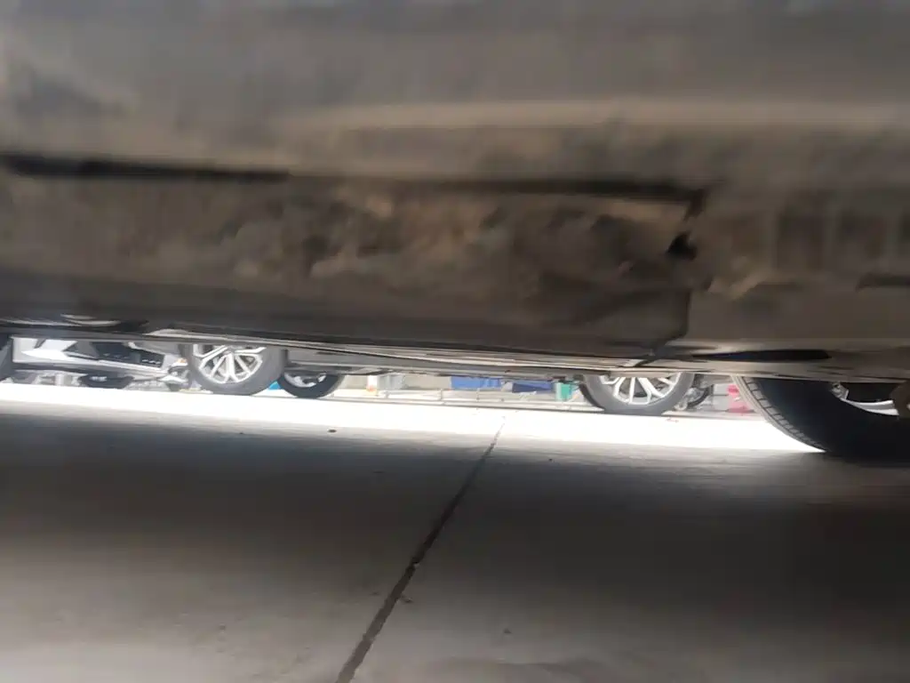 BMW 5 Series — миниатюра 2