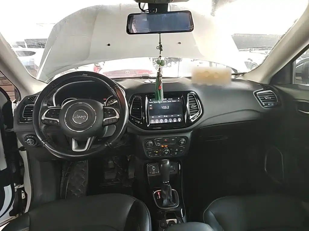 Jeep Compass — миниатюра 10
