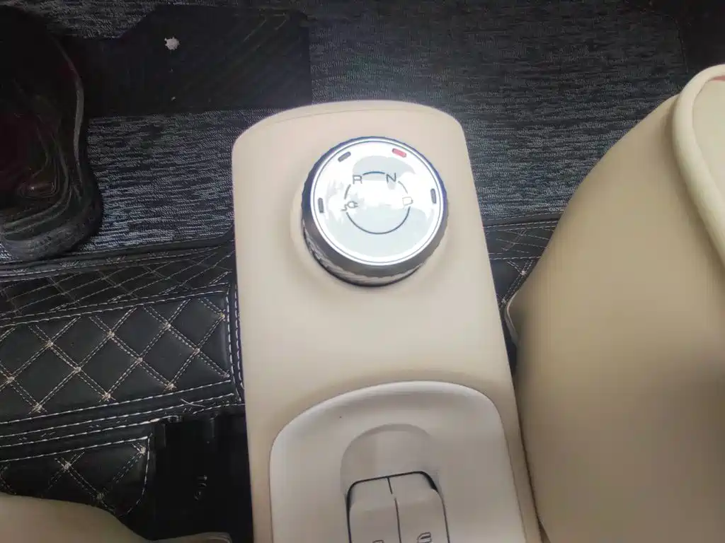 Wuling MINIEV — миниатюра 11