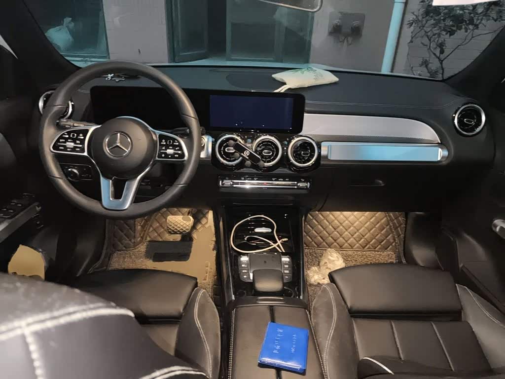 Mercedes-Benz GLB 1.3 л 2022 г. Белый, пробег 6400 км