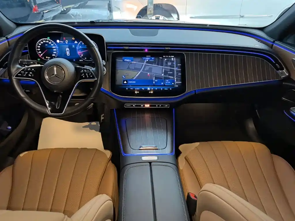 Mercedes-Benz E-Class — миниатюра 10