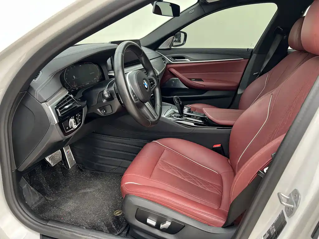 BMW 5 Series — миниатюра 6