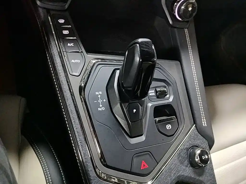 Lynk & Co 01 — миниатюра 19