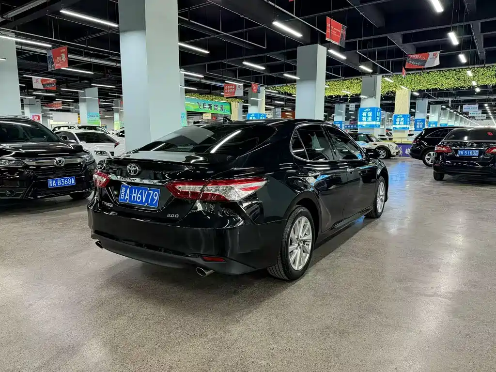 Toyota Camry — миниатюра 8