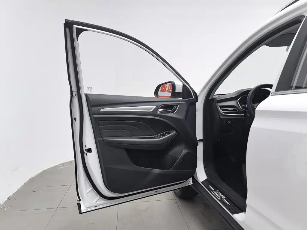 Roewe RX3 — миниатюра 8