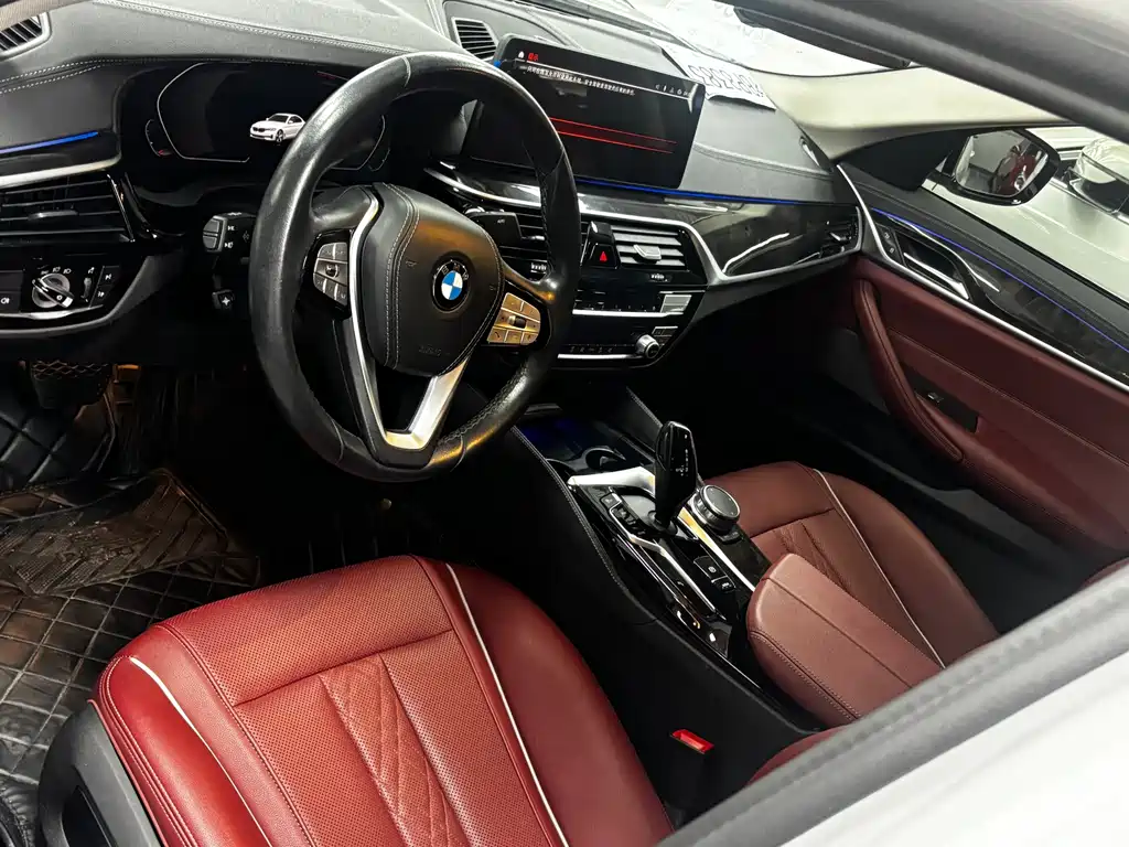 BMW 5 Series — миниатюра 7