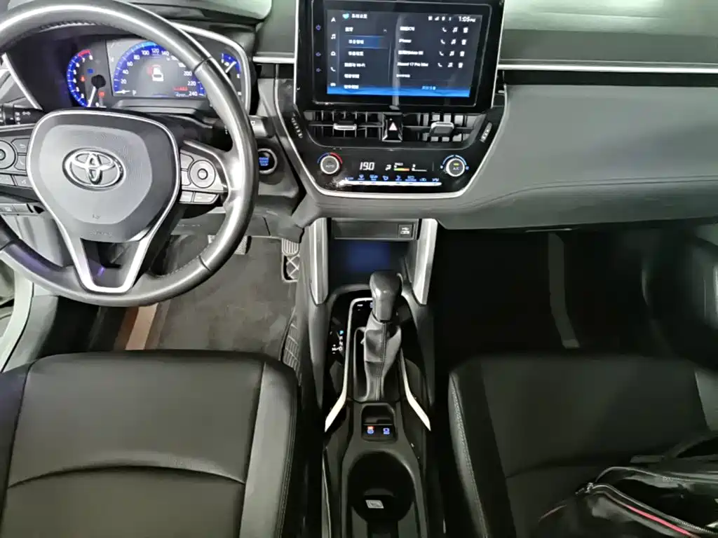 Toyota Corolla Cross — миниатюра 14