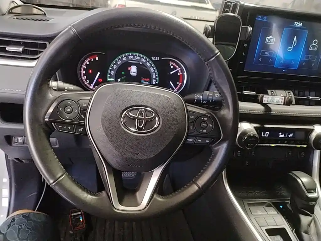 Toyota RAV4 — миниатюра 11
