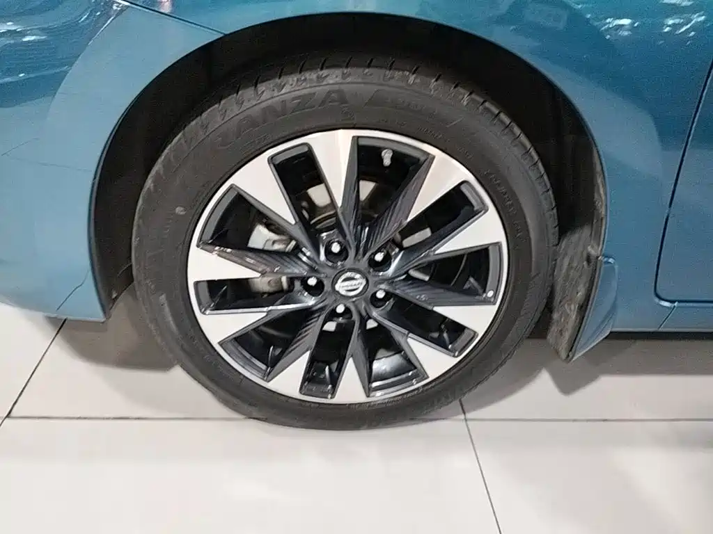 Nissan Bluebird — миниатюра 23