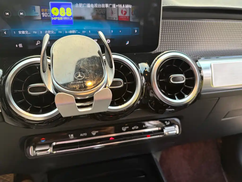 Mercedes-Benz GLB — миниатюра 9