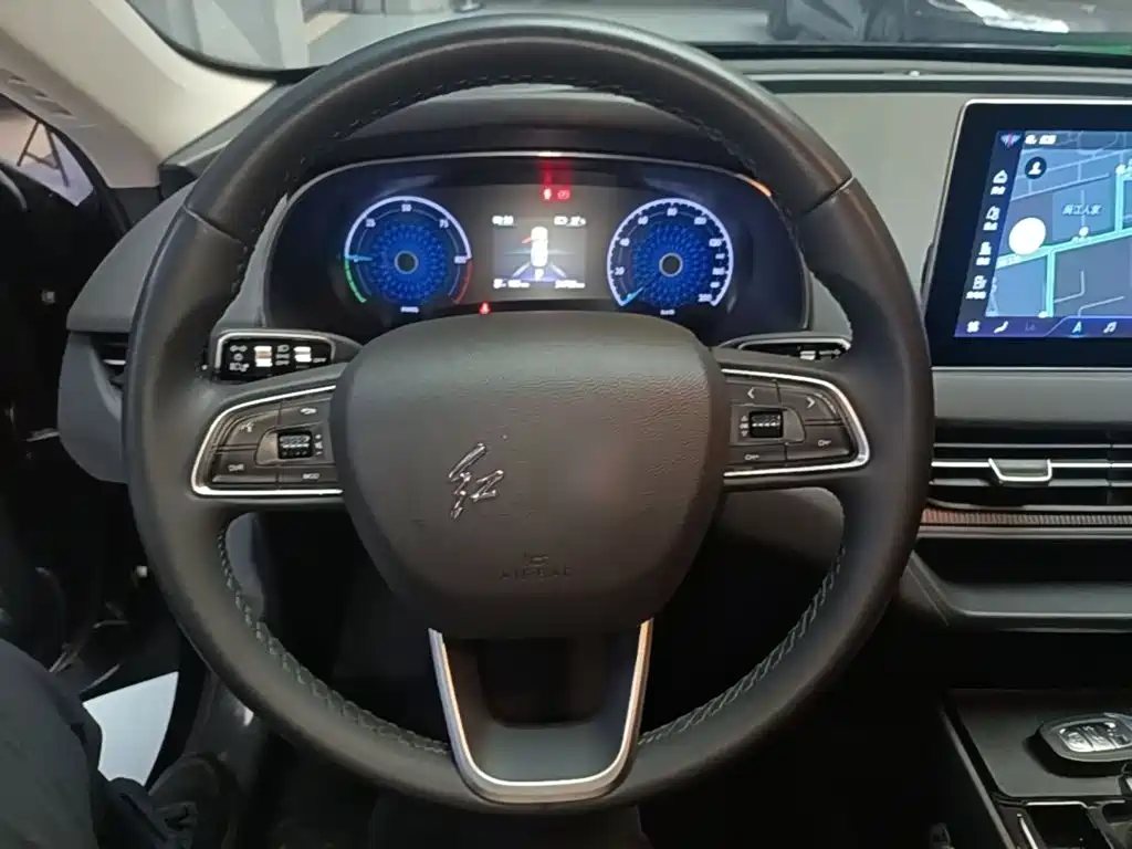 Hongqi Hongqi E-QM5 — миниатюра 11