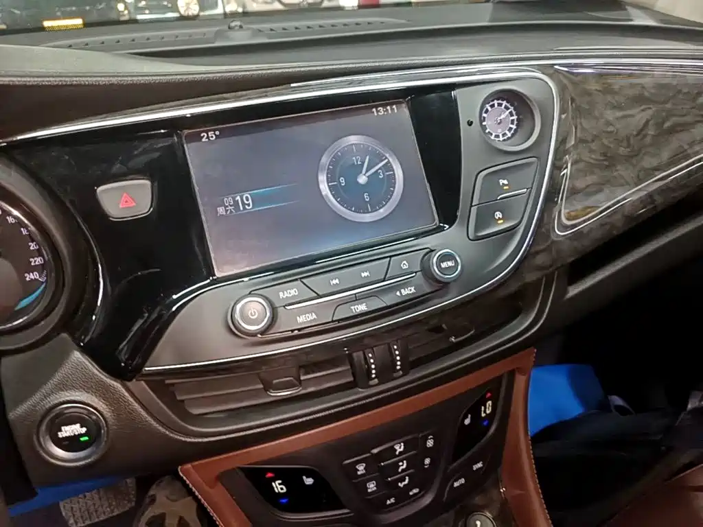 Buick Envision Plus — миниатюра 13