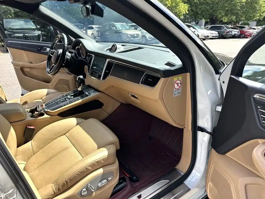 Porsche Macan — миниатюра 14