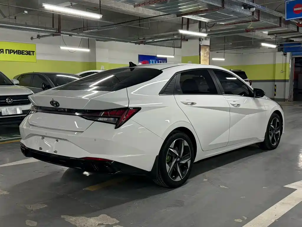 Hyundai Elantra — миниатюра 5