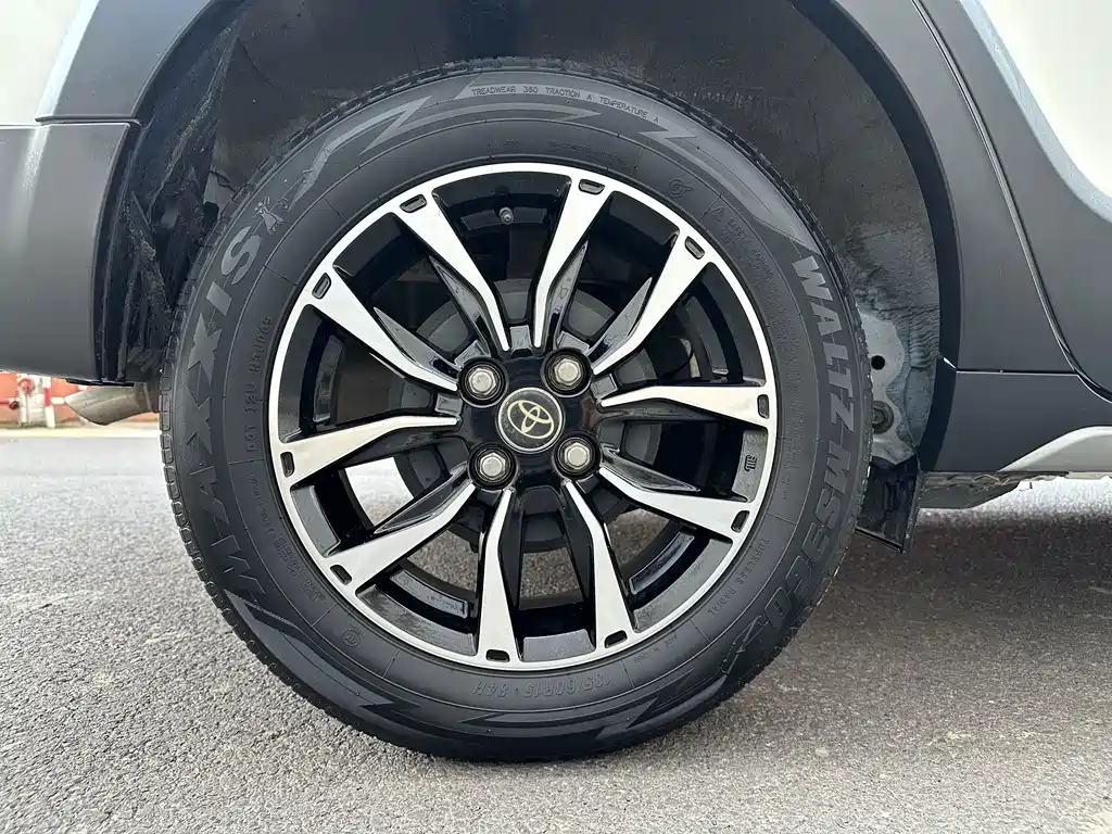 Toyota Yaris L — миниатюра 7