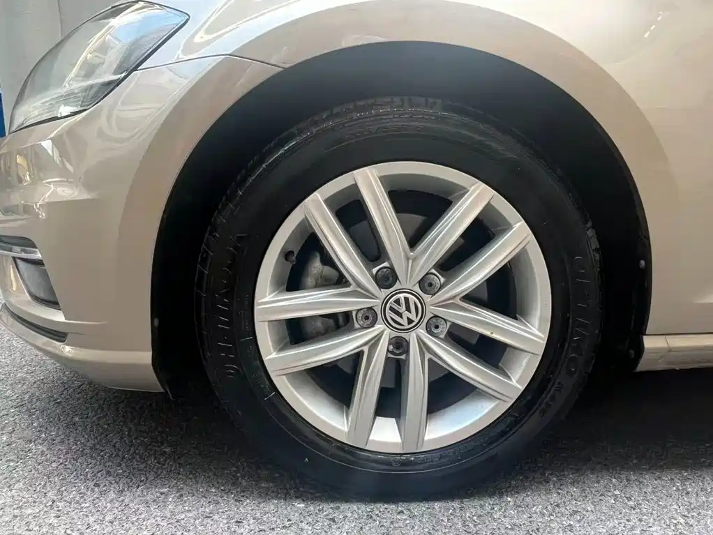 Volkswagen Golf — миниатюра 6