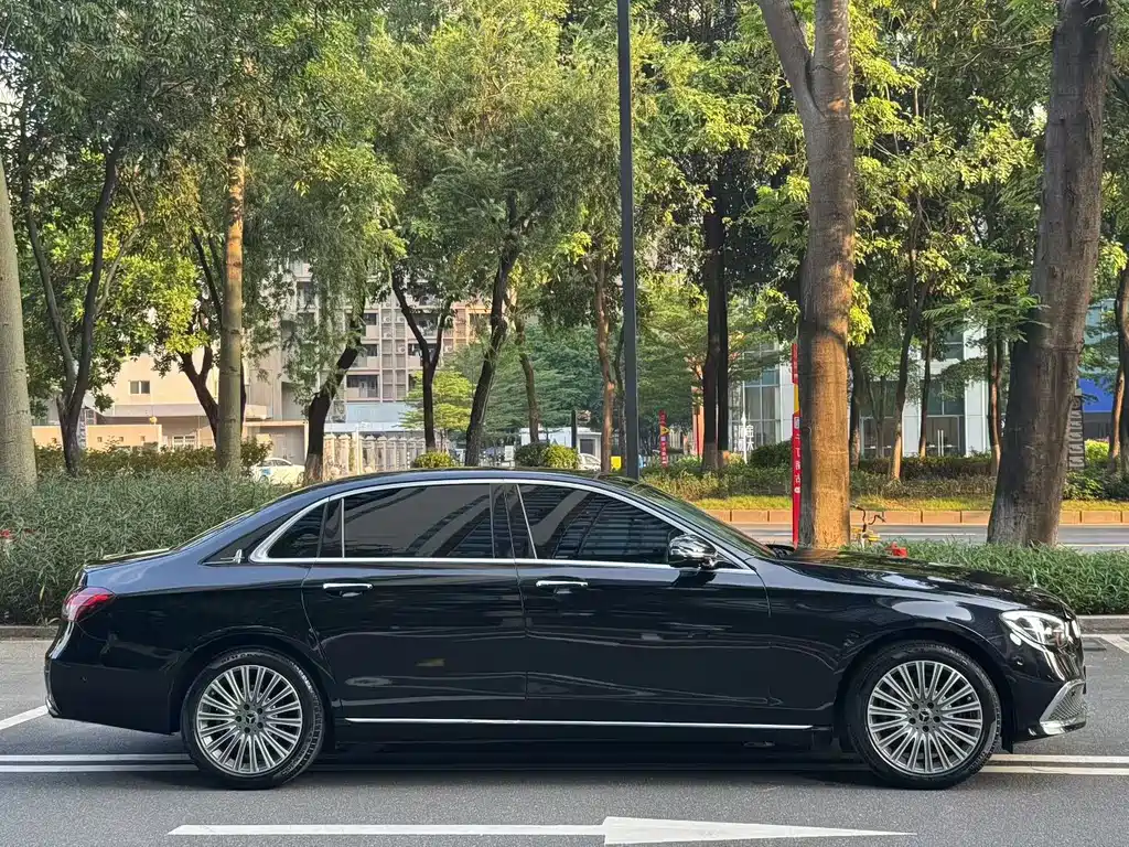 Mercedes-Benz E-Class — миниатюра 4