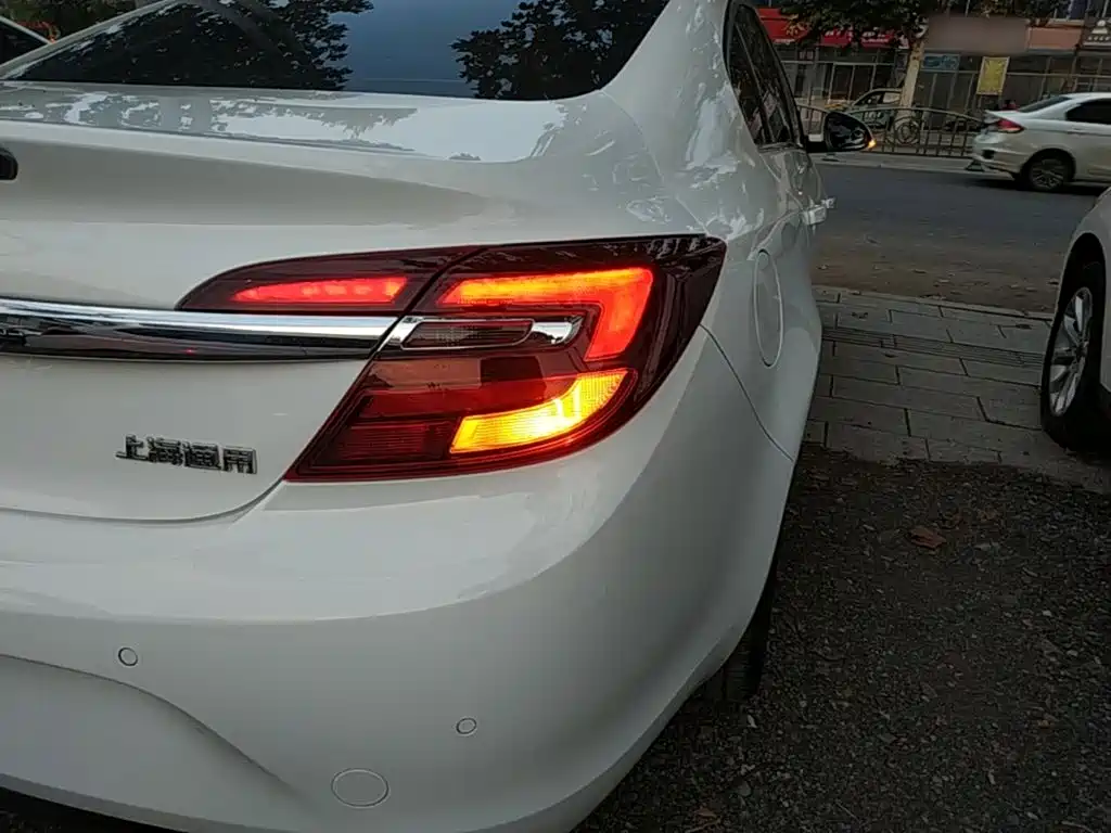 Buick Regal — миниатюра 8
