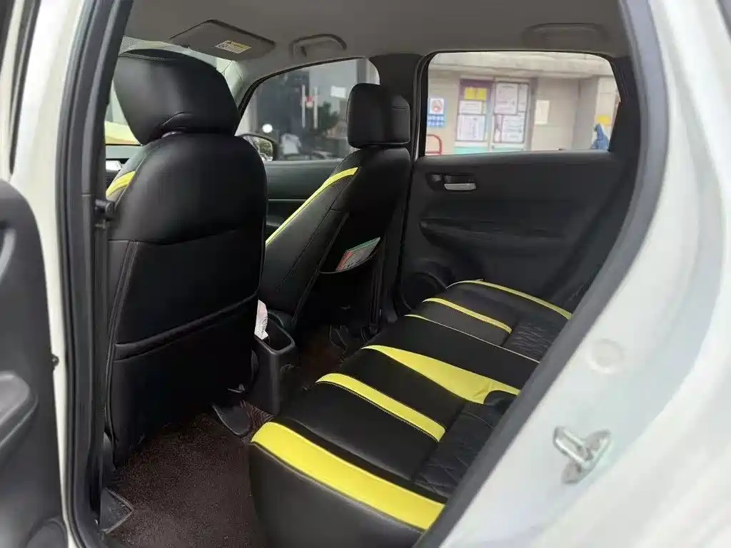Honda Fit — миниатюра 5