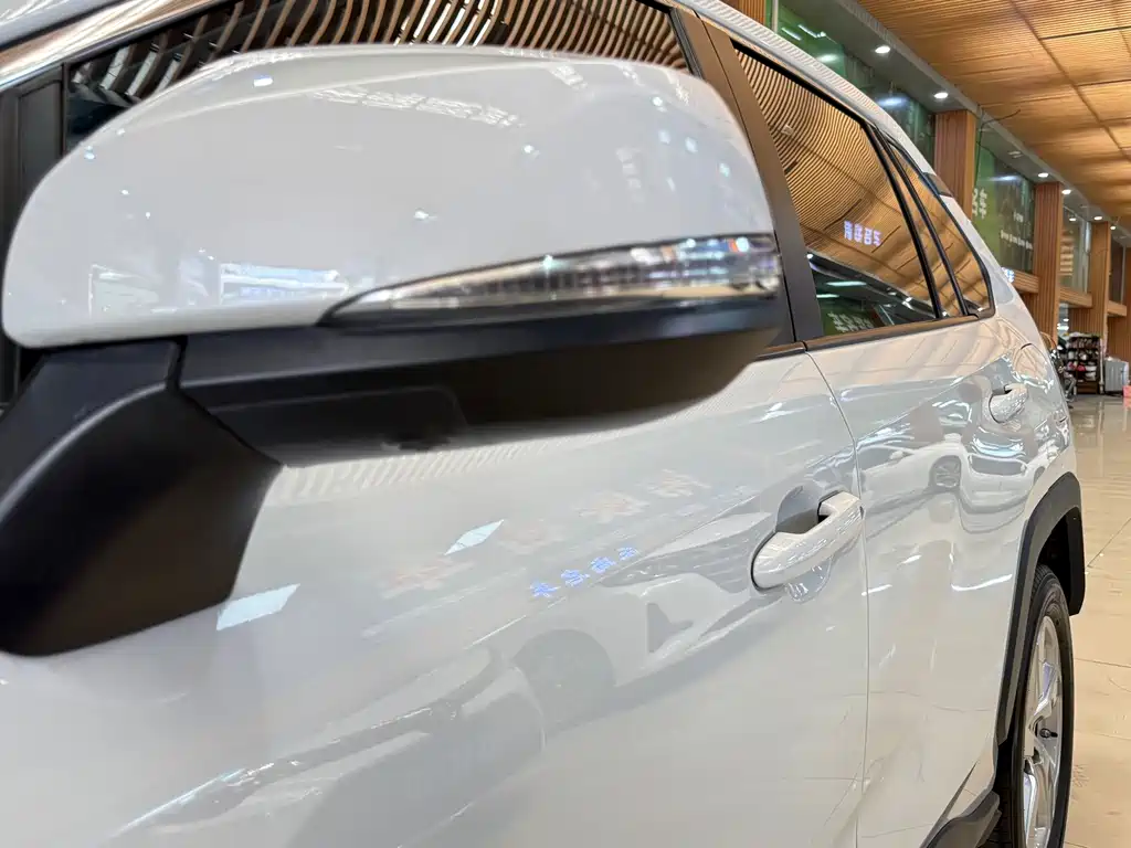 Toyota RAV4 — миниатюра 24