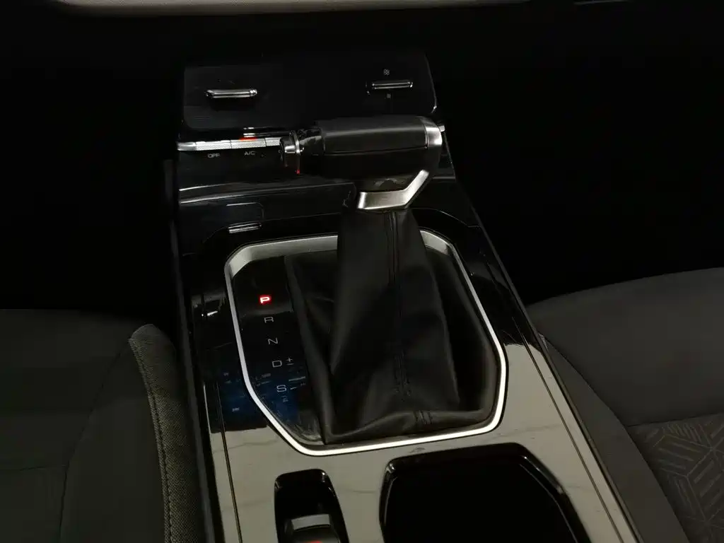 Wuling Victory — миниатюра 13