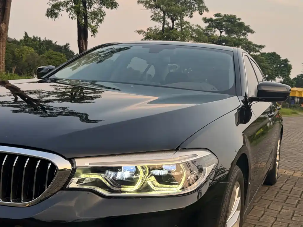 BMW 5 Series — миниатюра 25