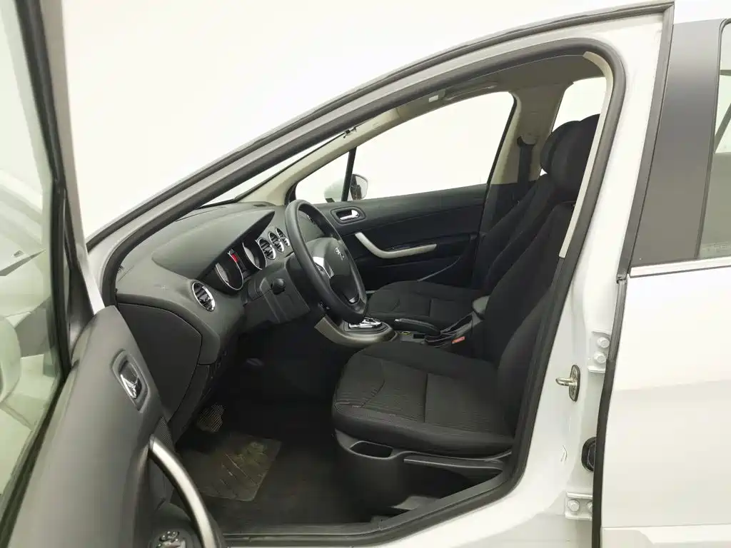 Peugeot 408 — миниатюра 10