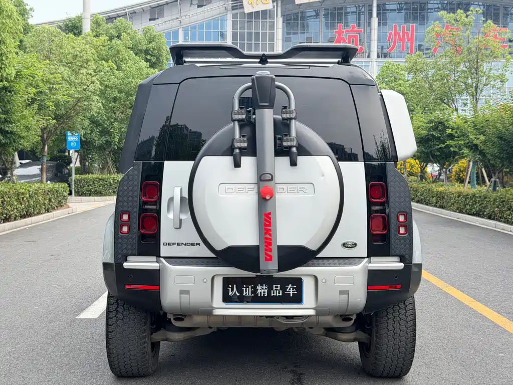 Land Rover Defender — миниатюра 5