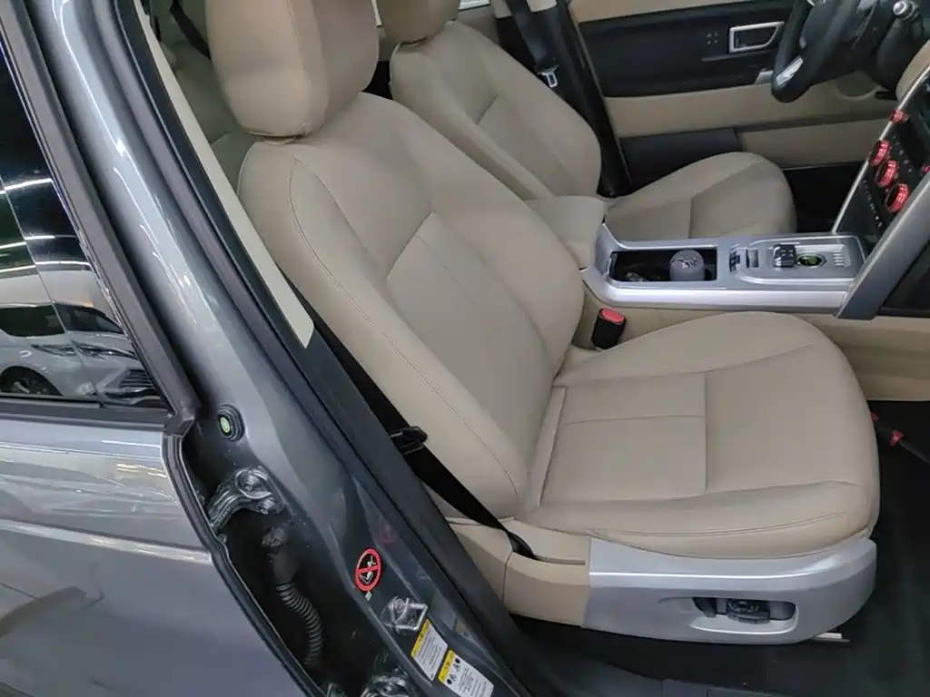 Land Rover Discovery Sport — миниатюра 25