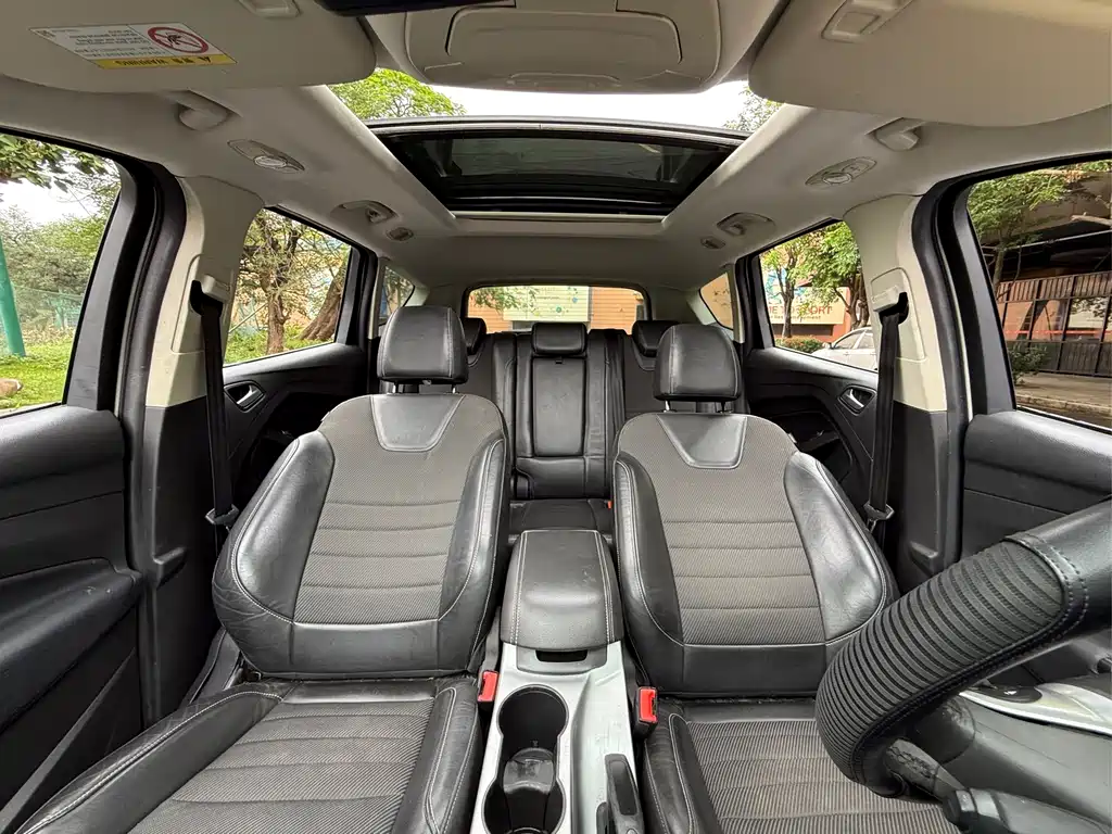 Ford Kuga — миниатюра 10