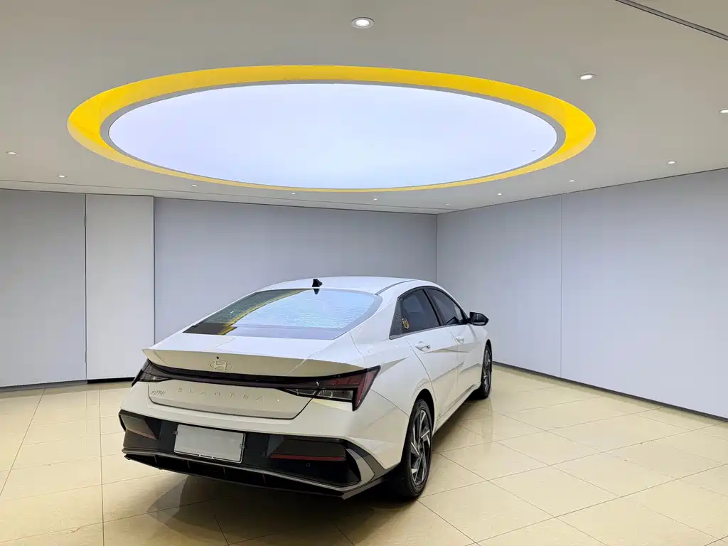 Hyundai Elantra — миниатюра 4