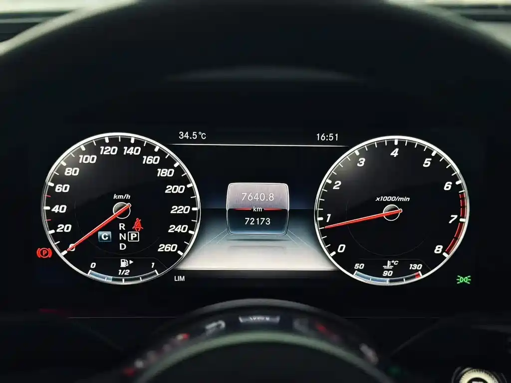 Mercedes-Benz E-Class (Import) — миниатюра 9