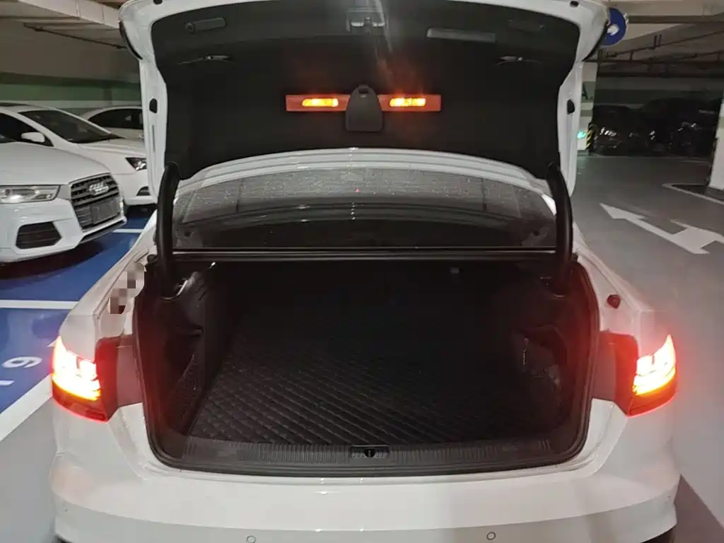 Audi A4L — миниатюра 19