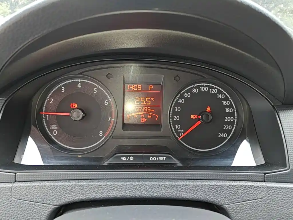 Volkswagen Santana — миниатюра 12