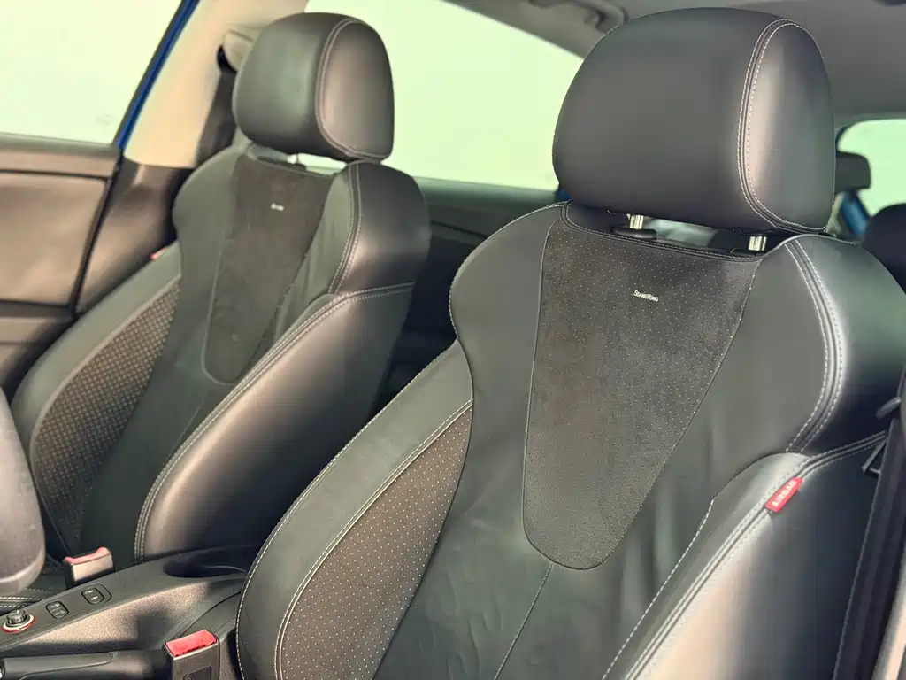 SEAT Leon — миниатюра 13