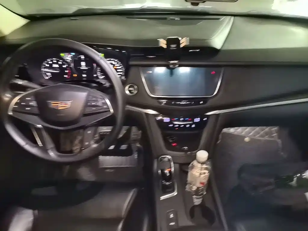 Cadillac XT5 — миниатюра 10