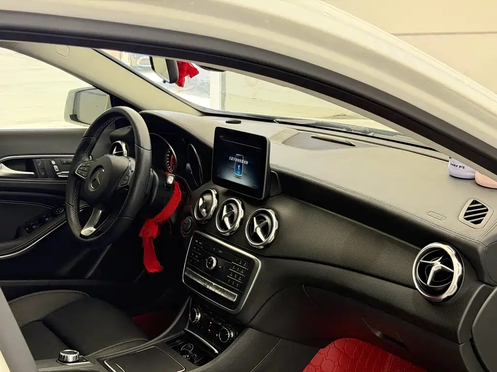 Mercedes-Benz GLA — миниатюра 9