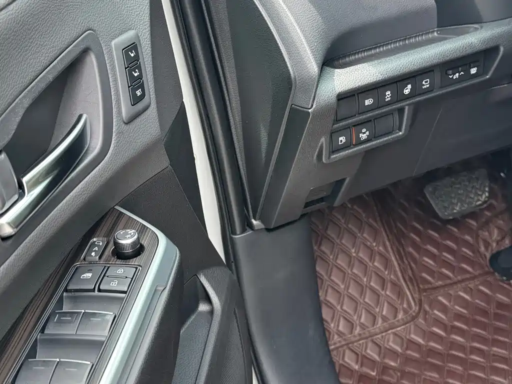 Toyota Sienna — миниатюра 15