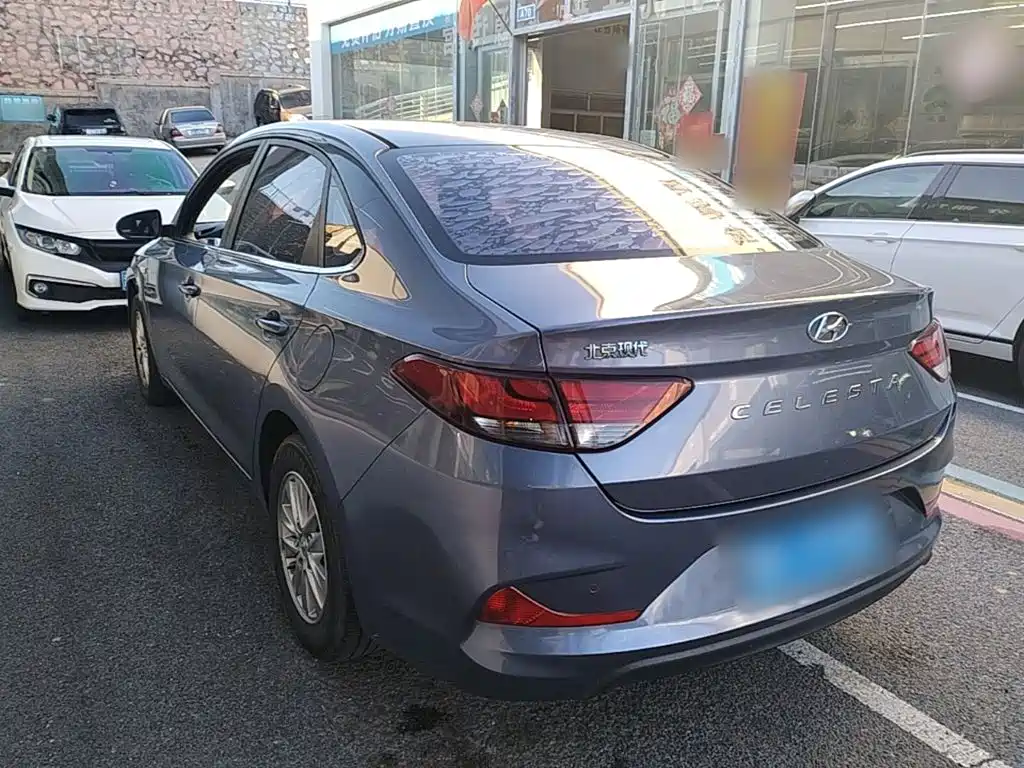 Hyundai Elantra — миниатюра 5