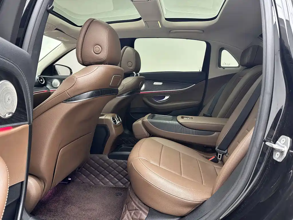 Mercedes-Benz E-Class — миниатюра 6
