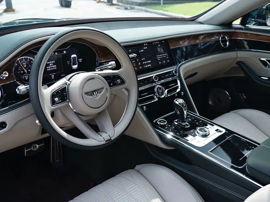 Bentley Flying Spur PHEV — миниатюра 8