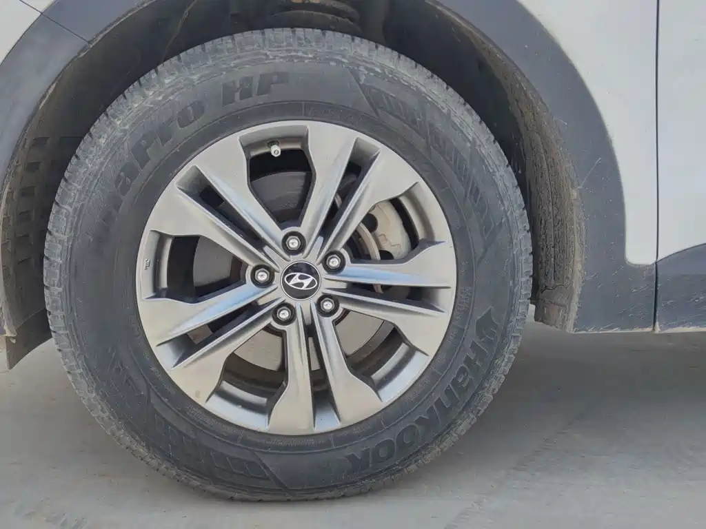 Hyundai Santa Fe — миниатюра 6