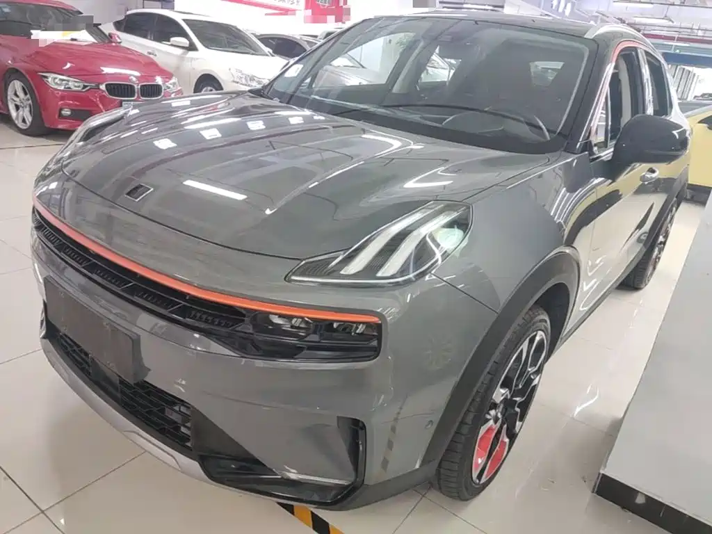 Lynk & Co 06