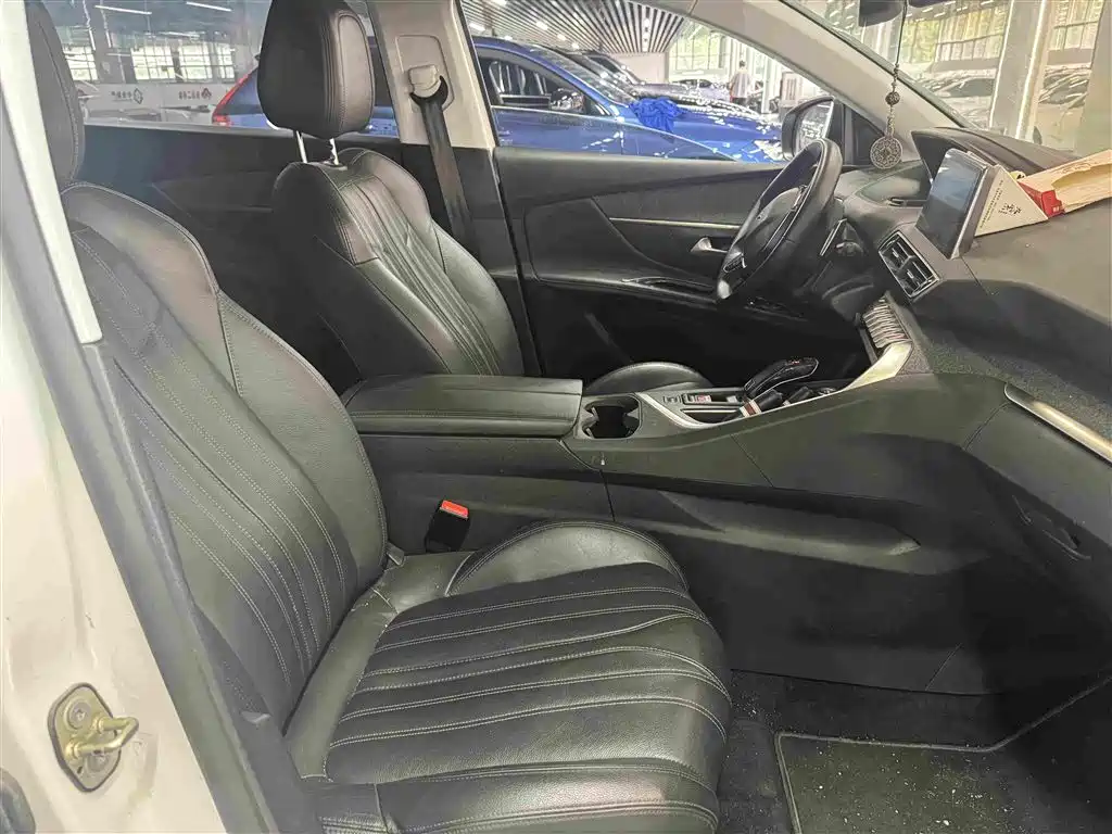 Peugeot 5008 — миниатюра 8