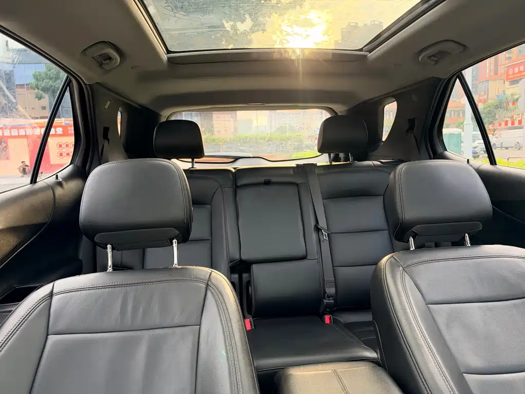 Chevrolet Equinox — миниатюра 19